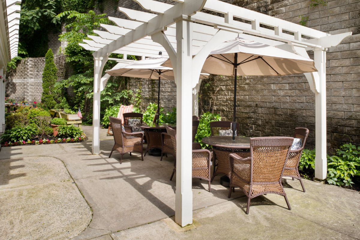 Patio | Sunrise of Staten Island 