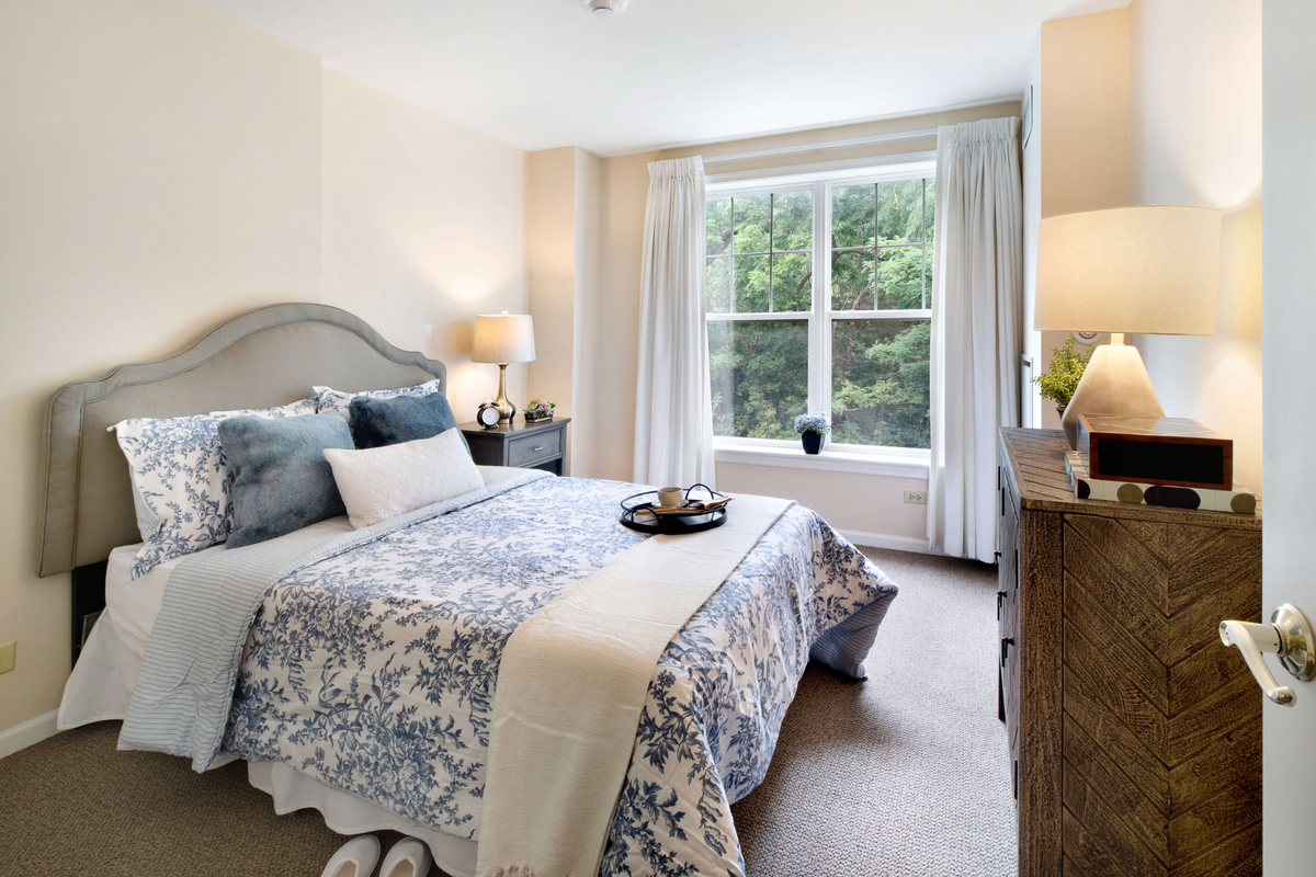 Model Bedroom | Sunrise of Bloomingdale