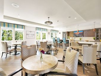 The Bluffs at Hamilton Hill | Dining Room 2