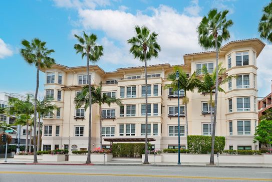 Sunrise of Beverly Hills I exterior