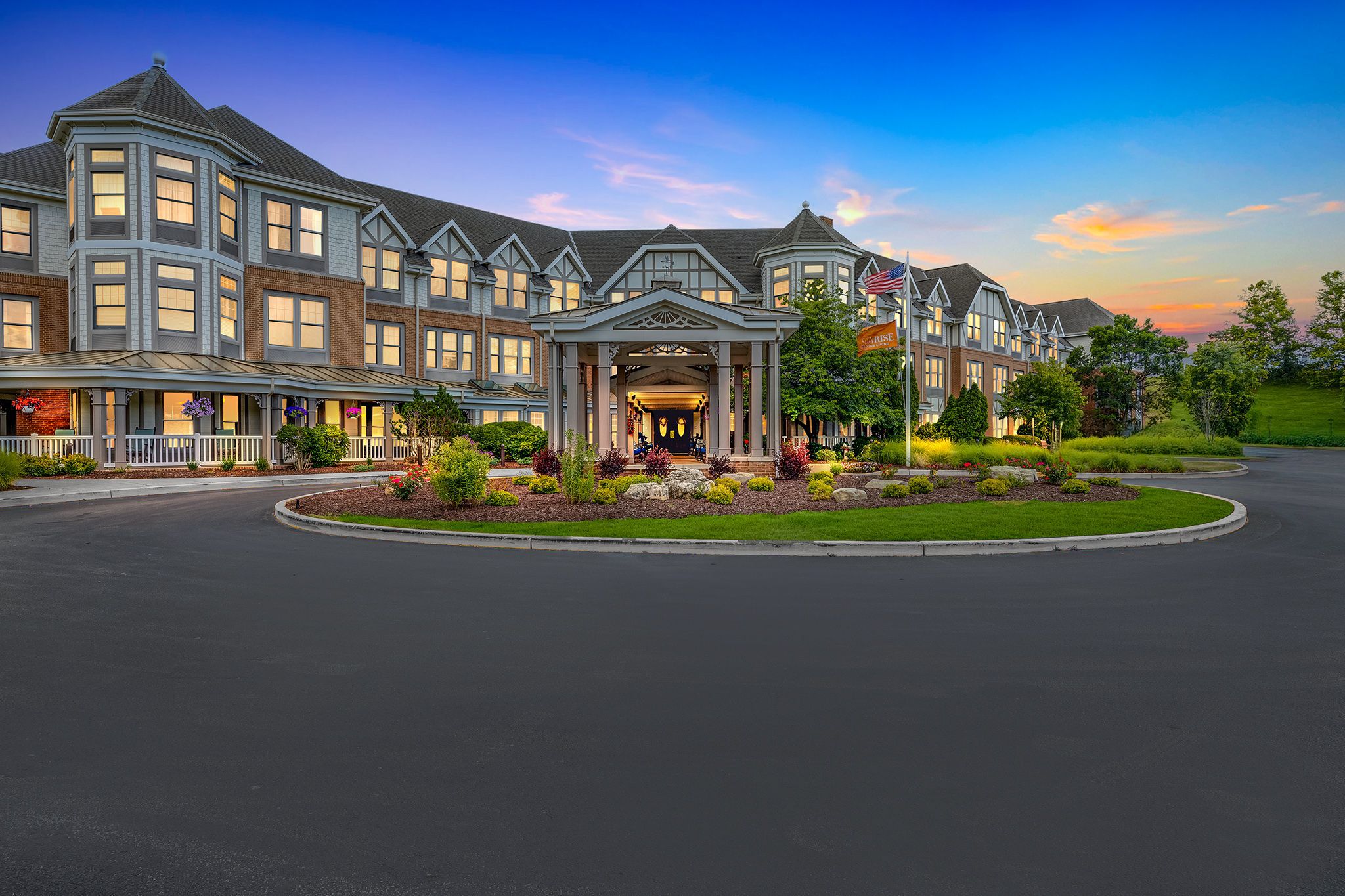 Exterior I Sunrise of Des Peres