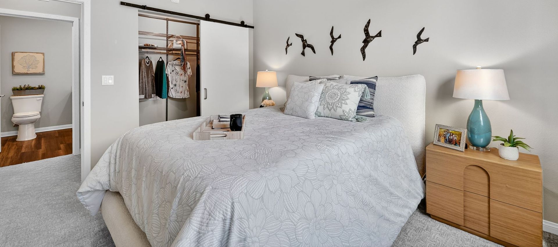 Suite Bedroom | Varenita of Westlake