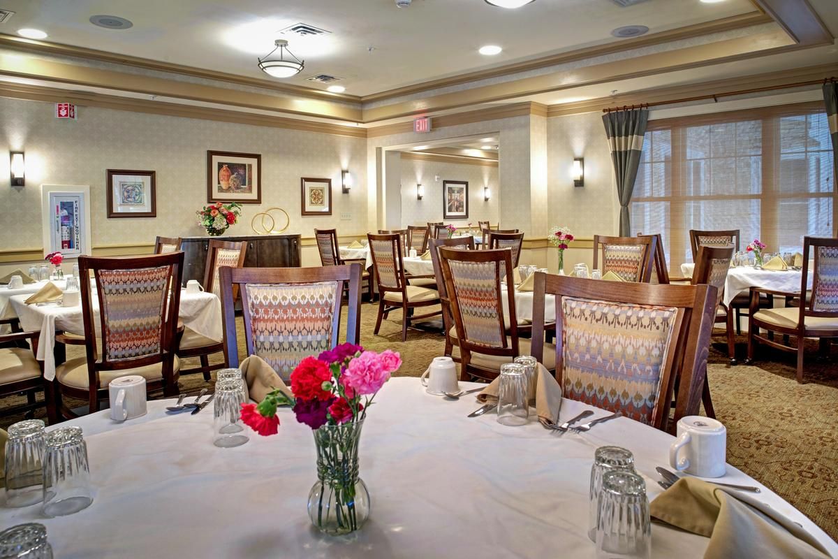 Sunrise of Cary I dining