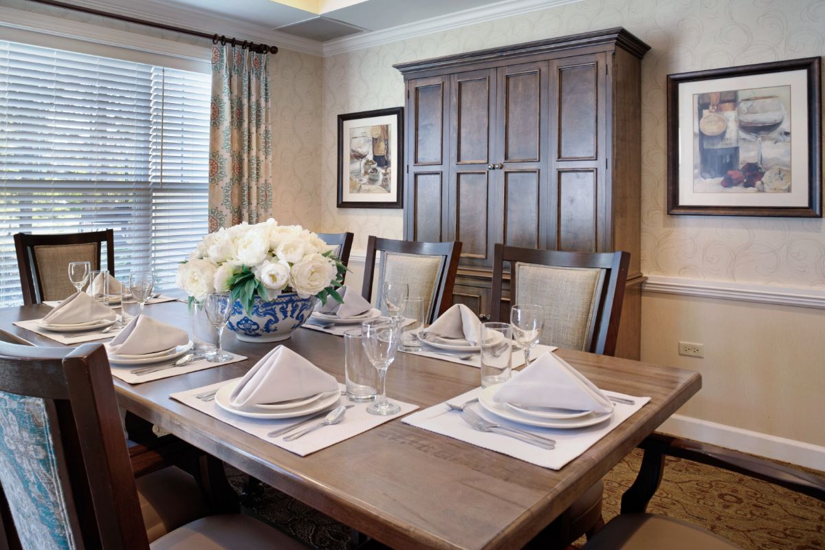 Sunrise of Willowbrook | Private Dining