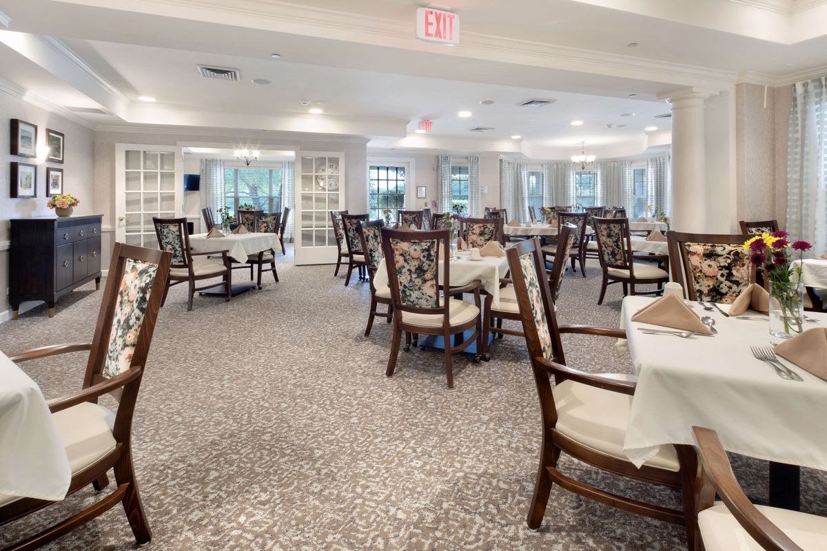 Dining Room, Sunrise of Bloomingdale