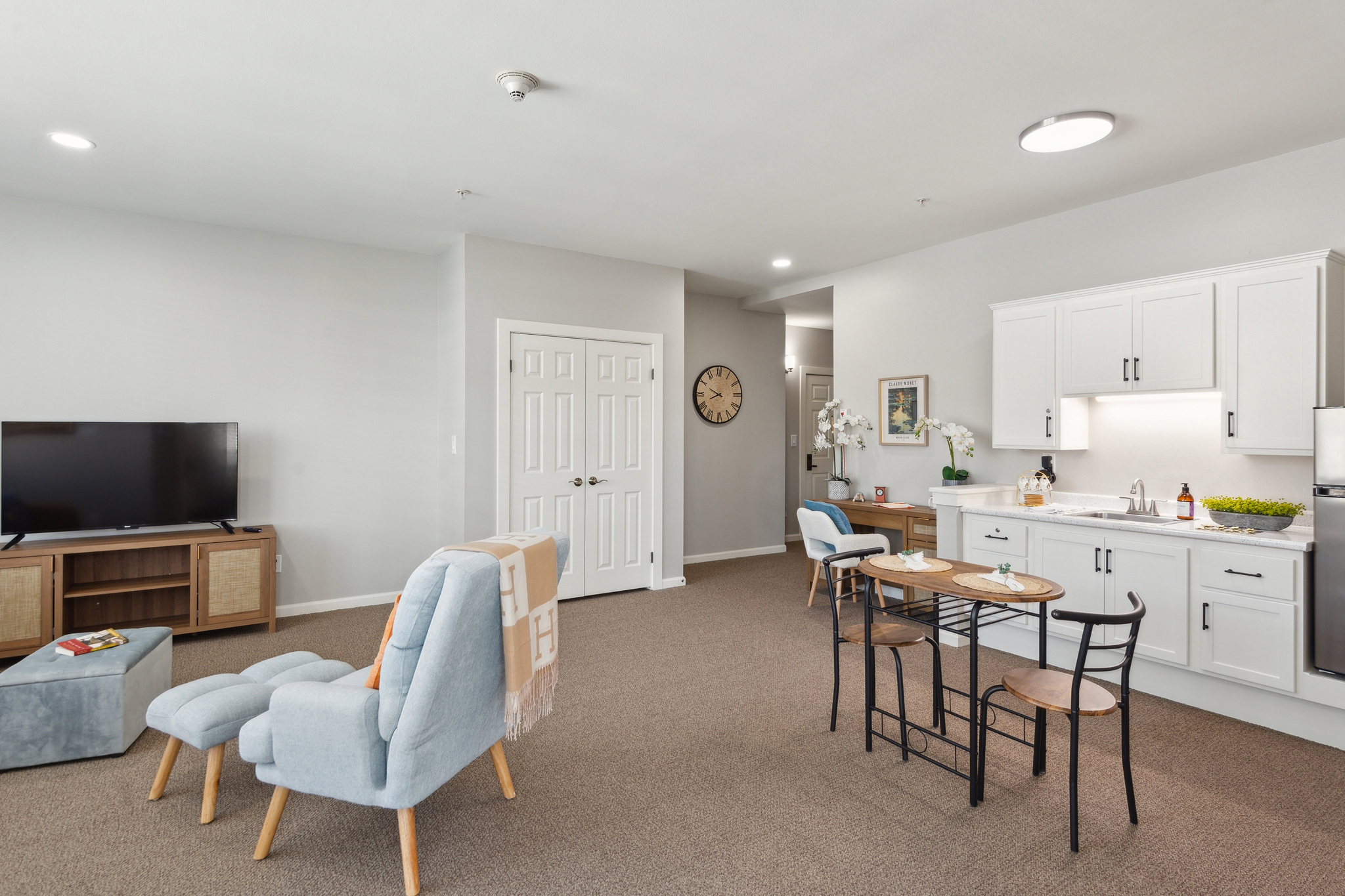 Model Suite | Sunrise of Beverly Hills