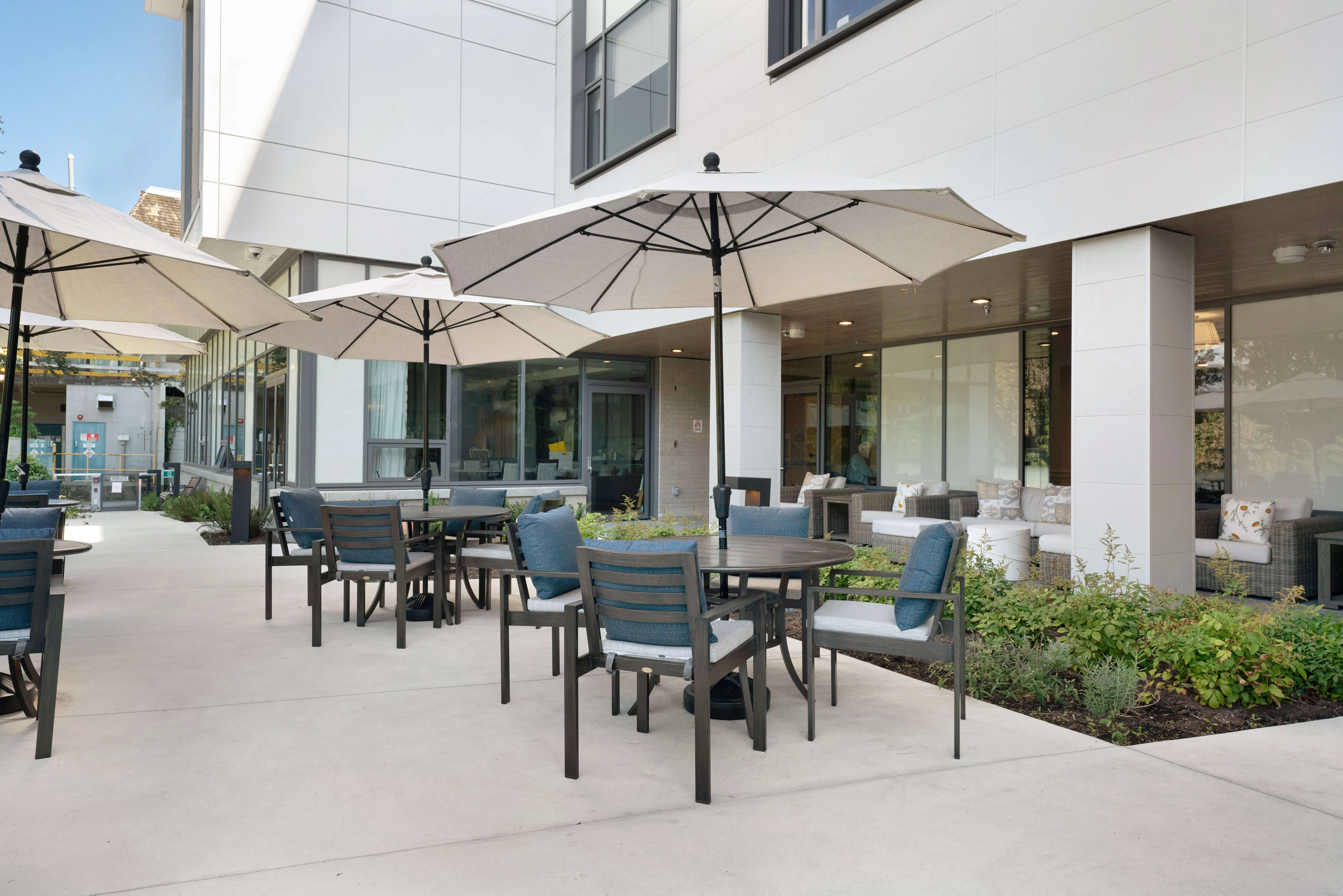 Sunrise at Lonsdale Square | Patio