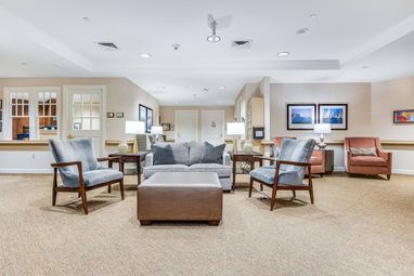 Sitting Area | Sunrise of Glen Cove