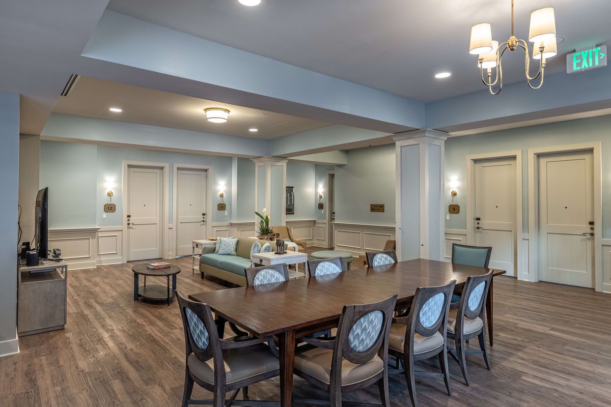 Varenita of West Cobb | Living Room Image