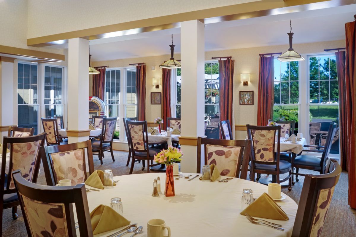 Sunrise of Cascade Dining Room