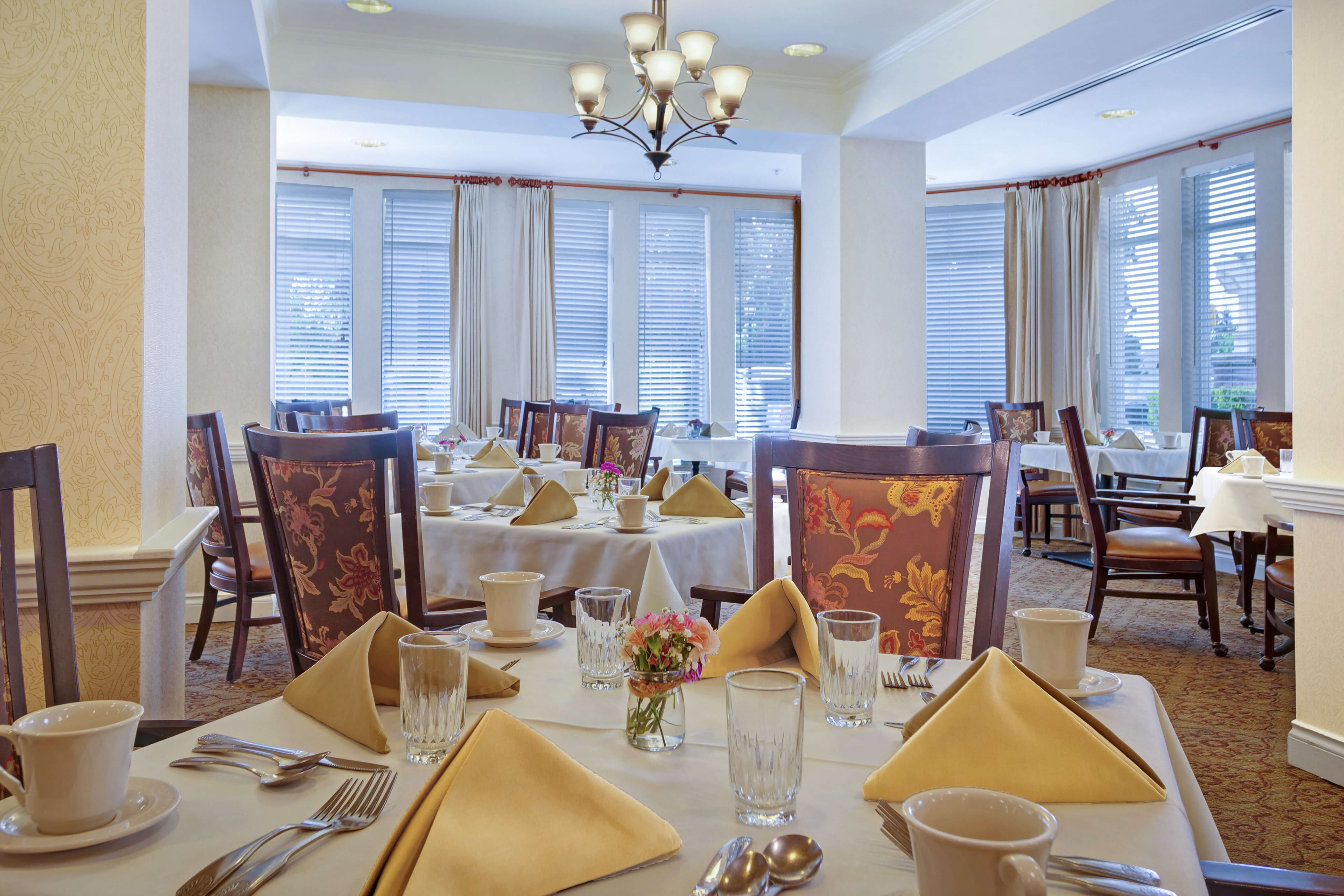 Sunrise of Lynn Valley | Dining Room