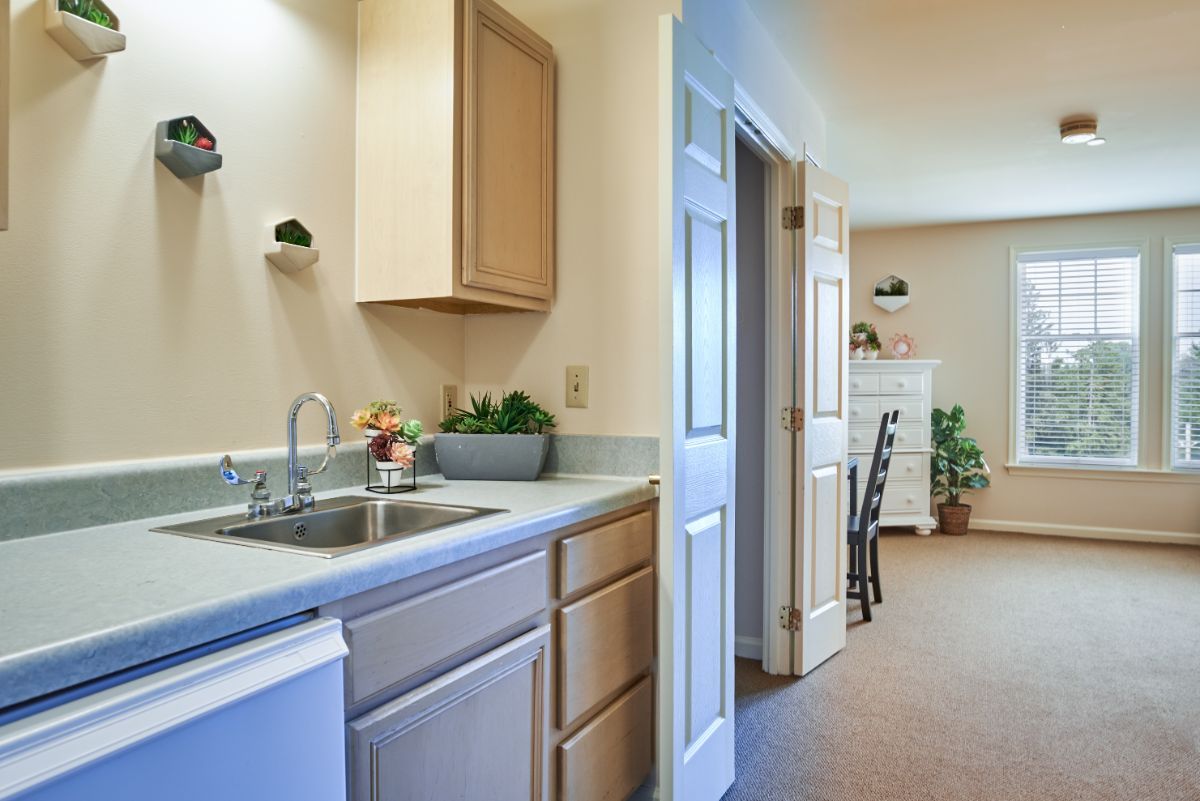 Sunrise of Pikesville Suite Kitchen Area