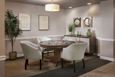 Sunrise of Thousand Oaks | Sitting Room