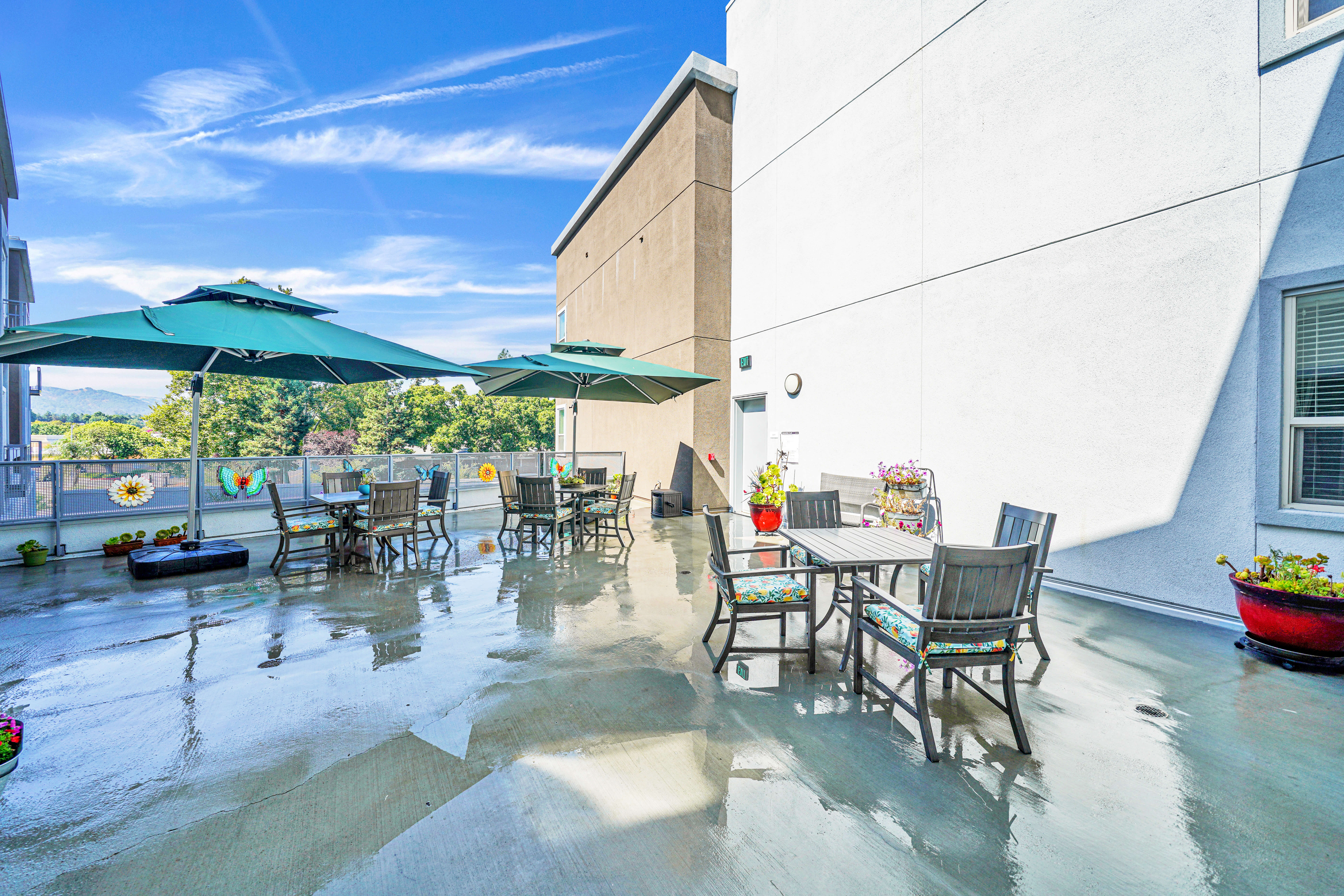 Emerald Valley | Patio 2