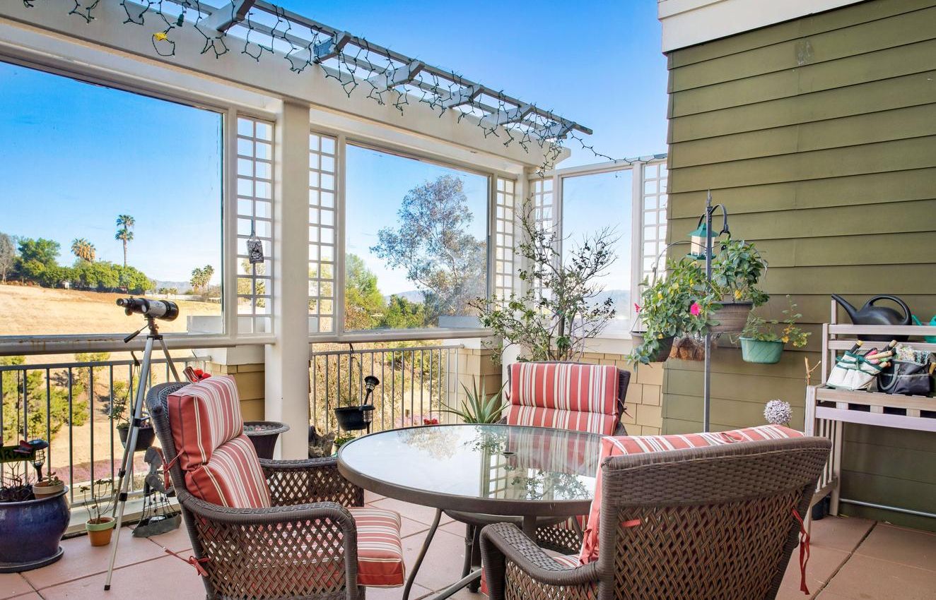 Sunrise of Woodland Hills I patio