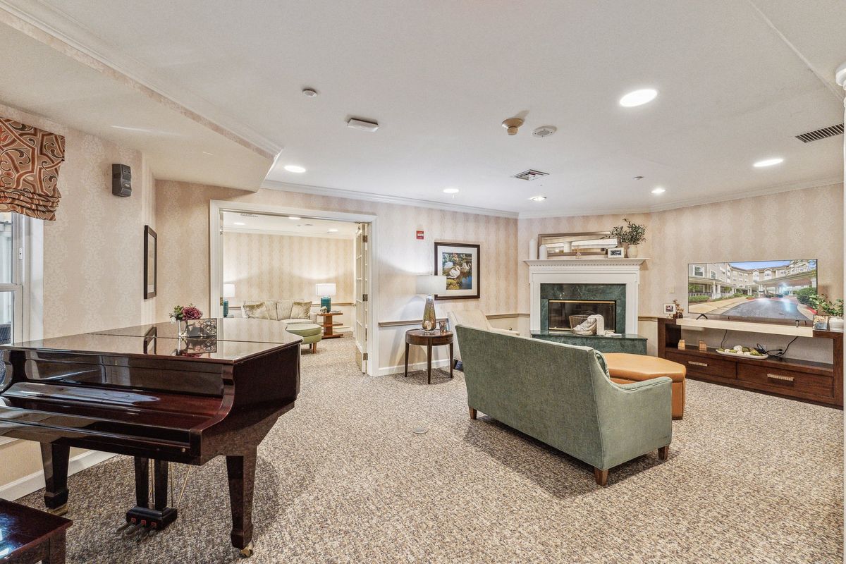 Sunrise of Decatur Living Room