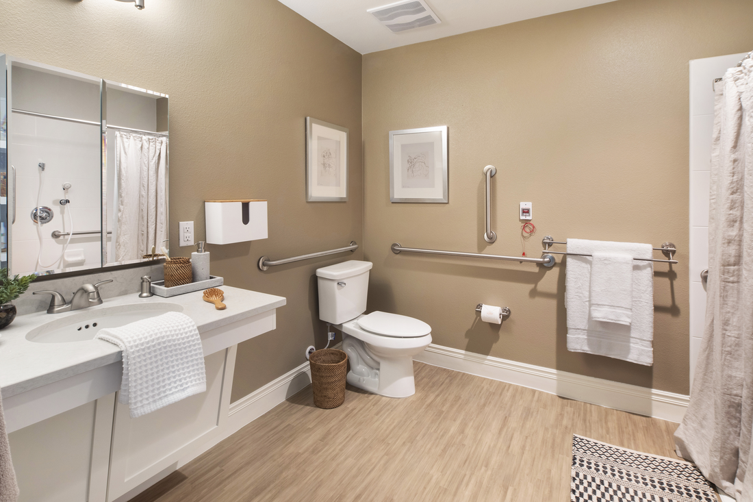 Sunrise of Oceanside | Suite Bathroom