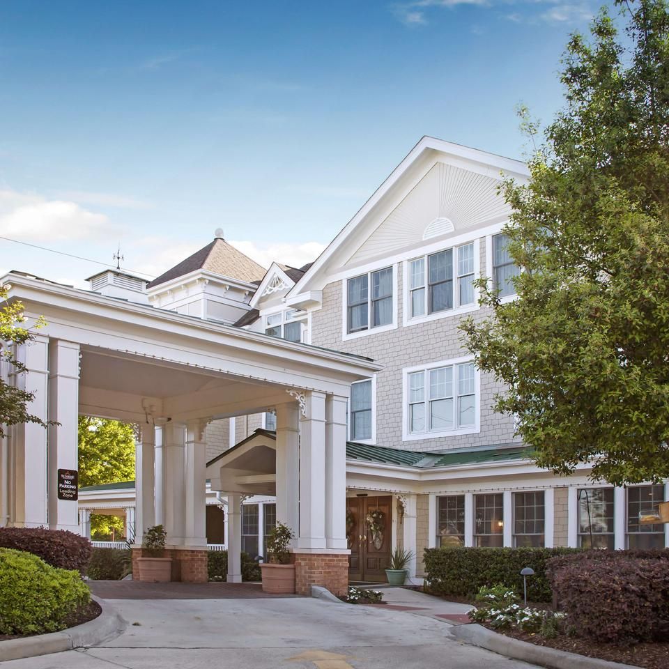 Rooms & Amenities Sunrise of Metairie , LA