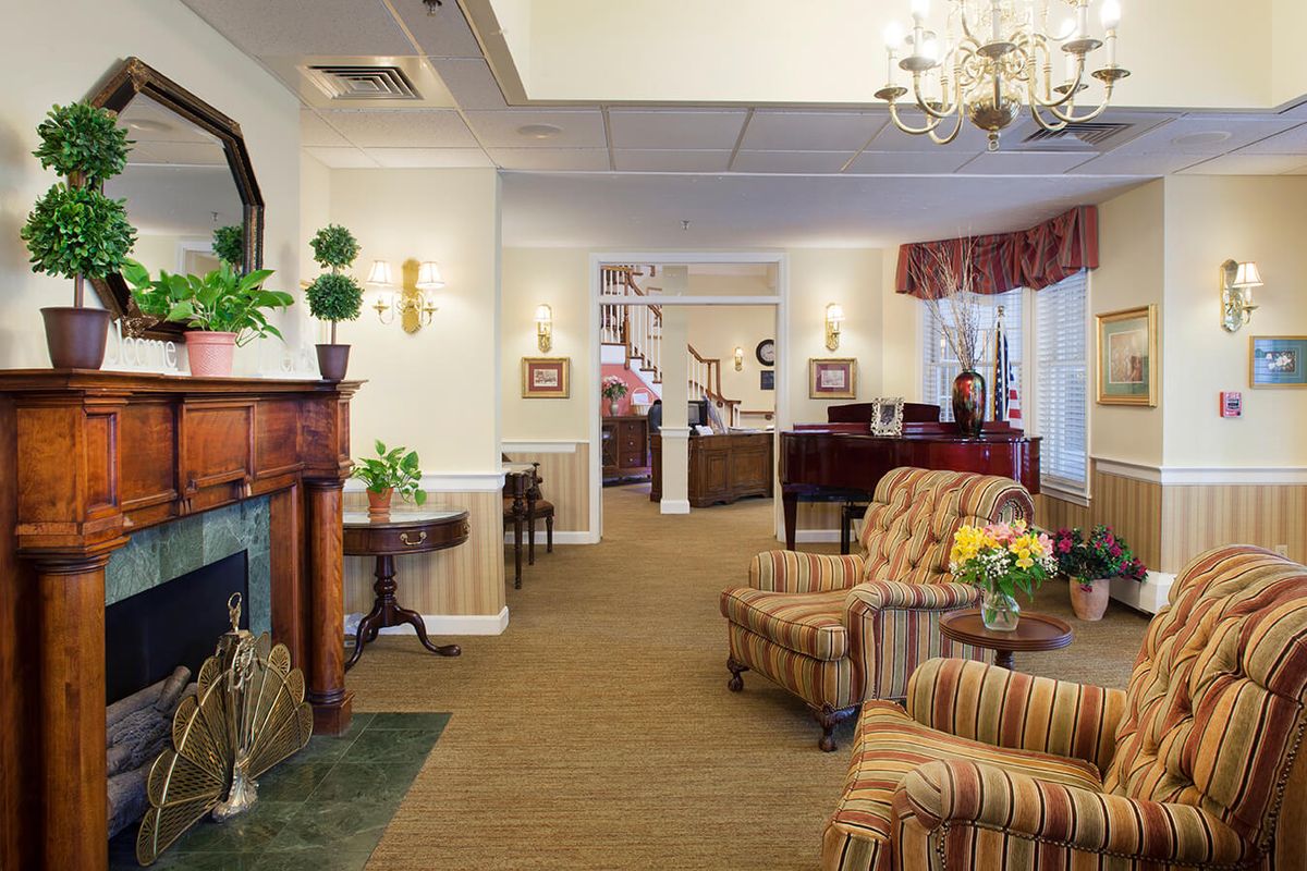 Sunrise at Gardner Park | Living Room