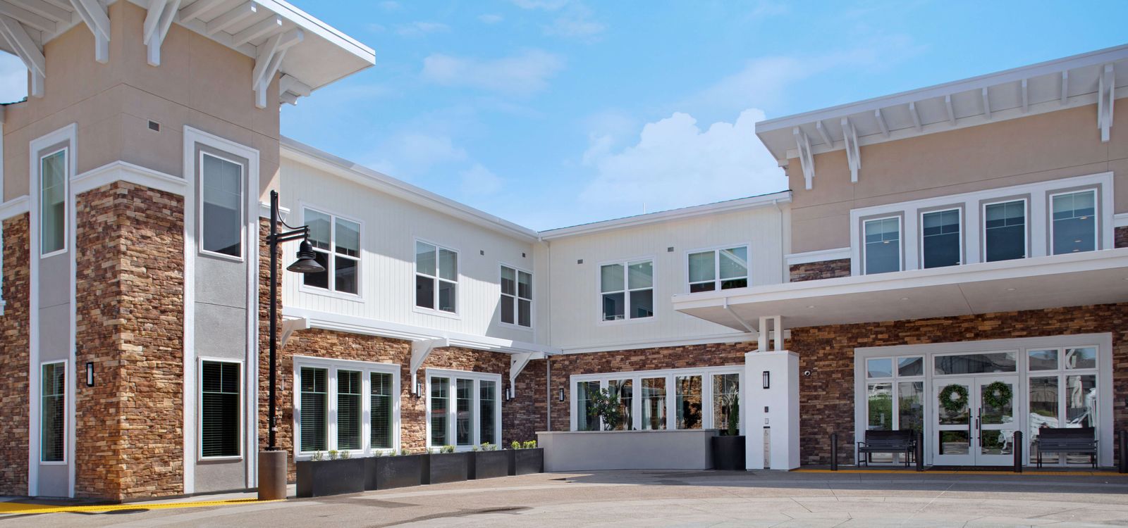 Sunrise of Orange | Exterior
