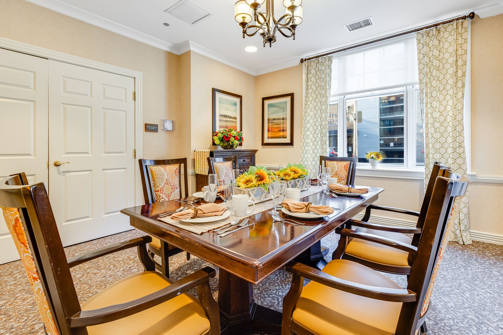 Sunrise of Lincoln Park | Private Dining