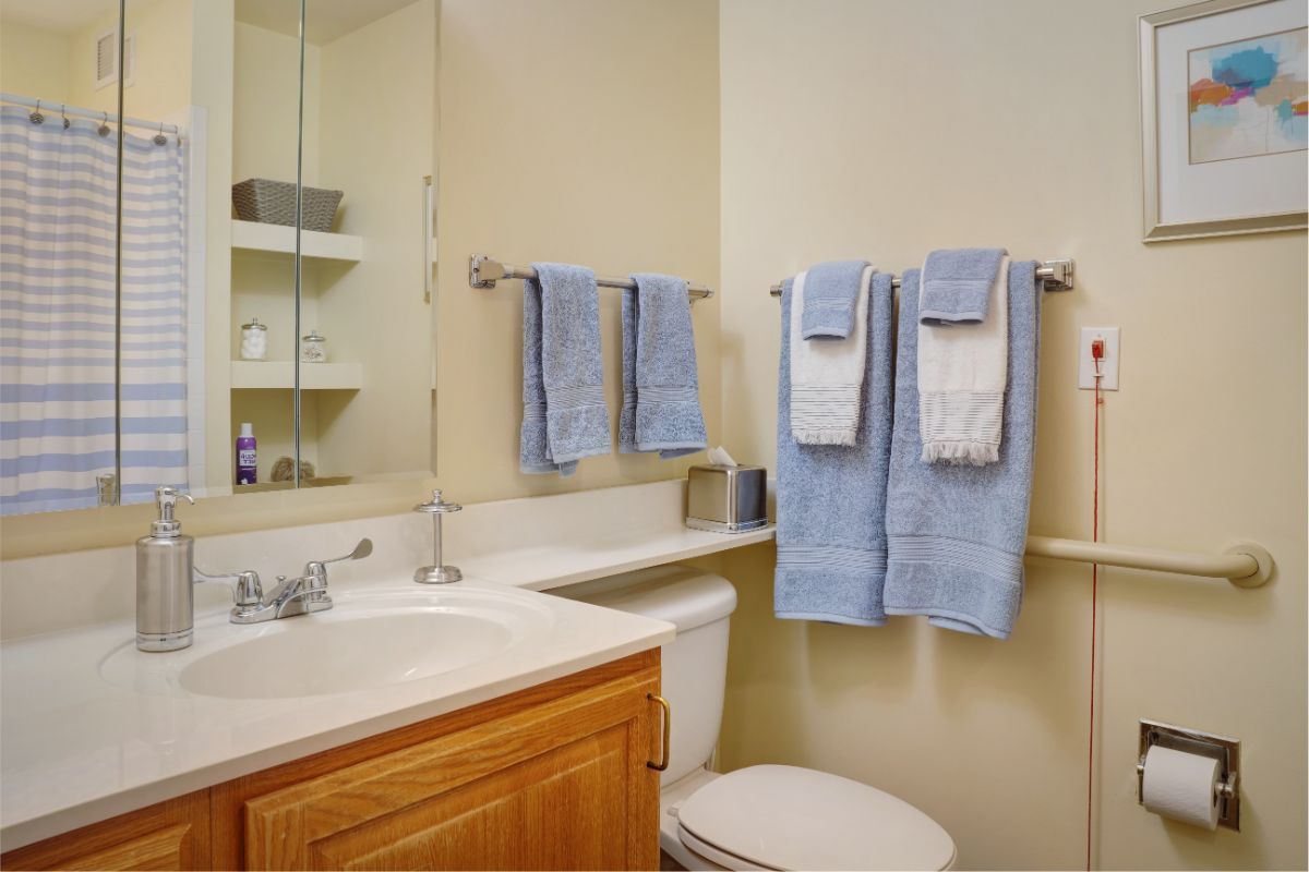 Sunrise of Cascade Suite Bathroom