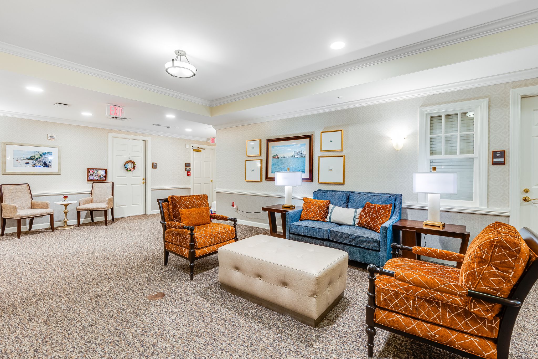 Sunrise of Edgewater I Sitting Area