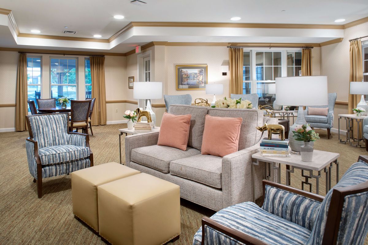 Sunrise of Bloomfield I living room