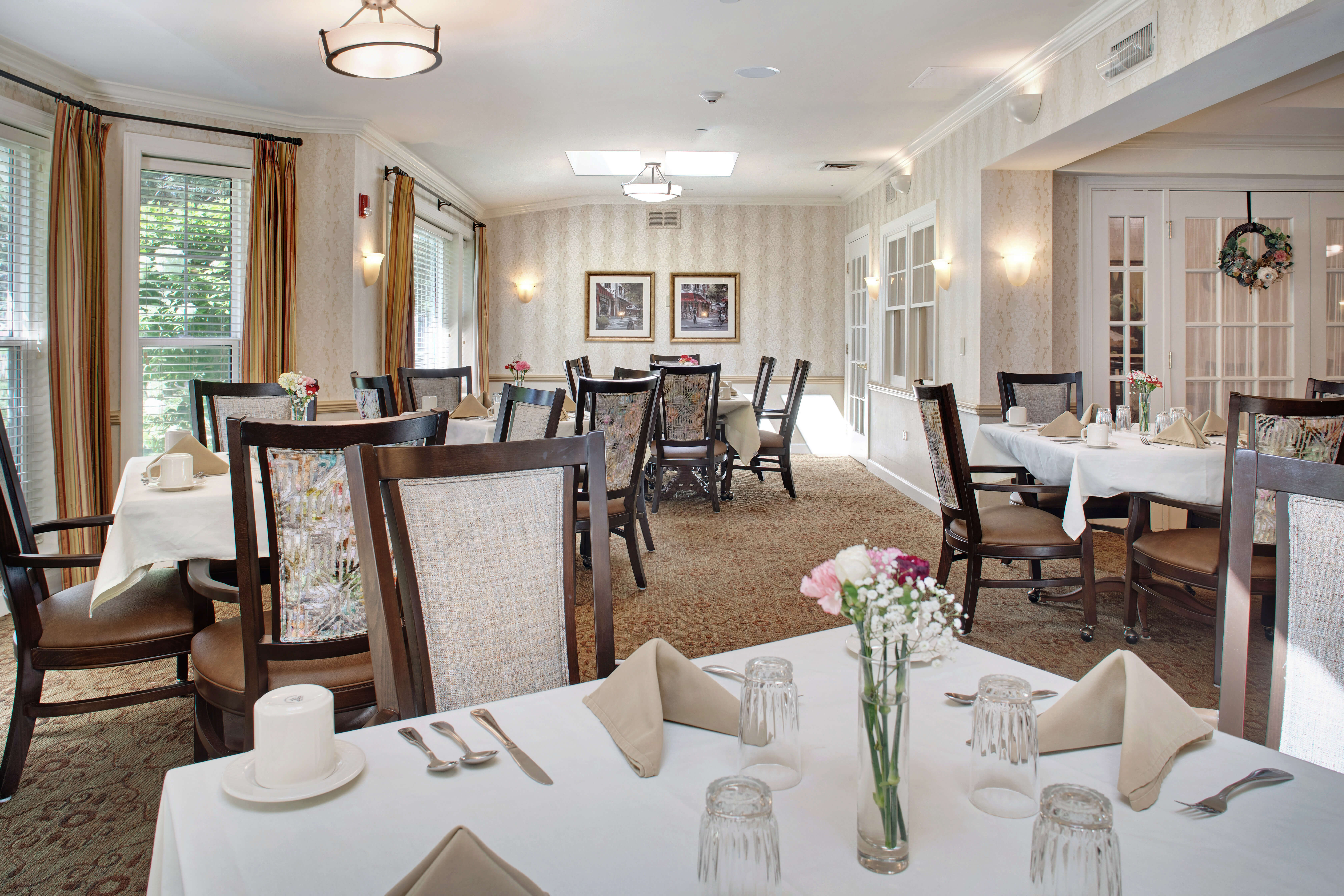 Sunrise of Crystal Lake | Dining