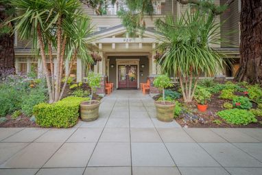 Sunrise of Victoria | Entrance