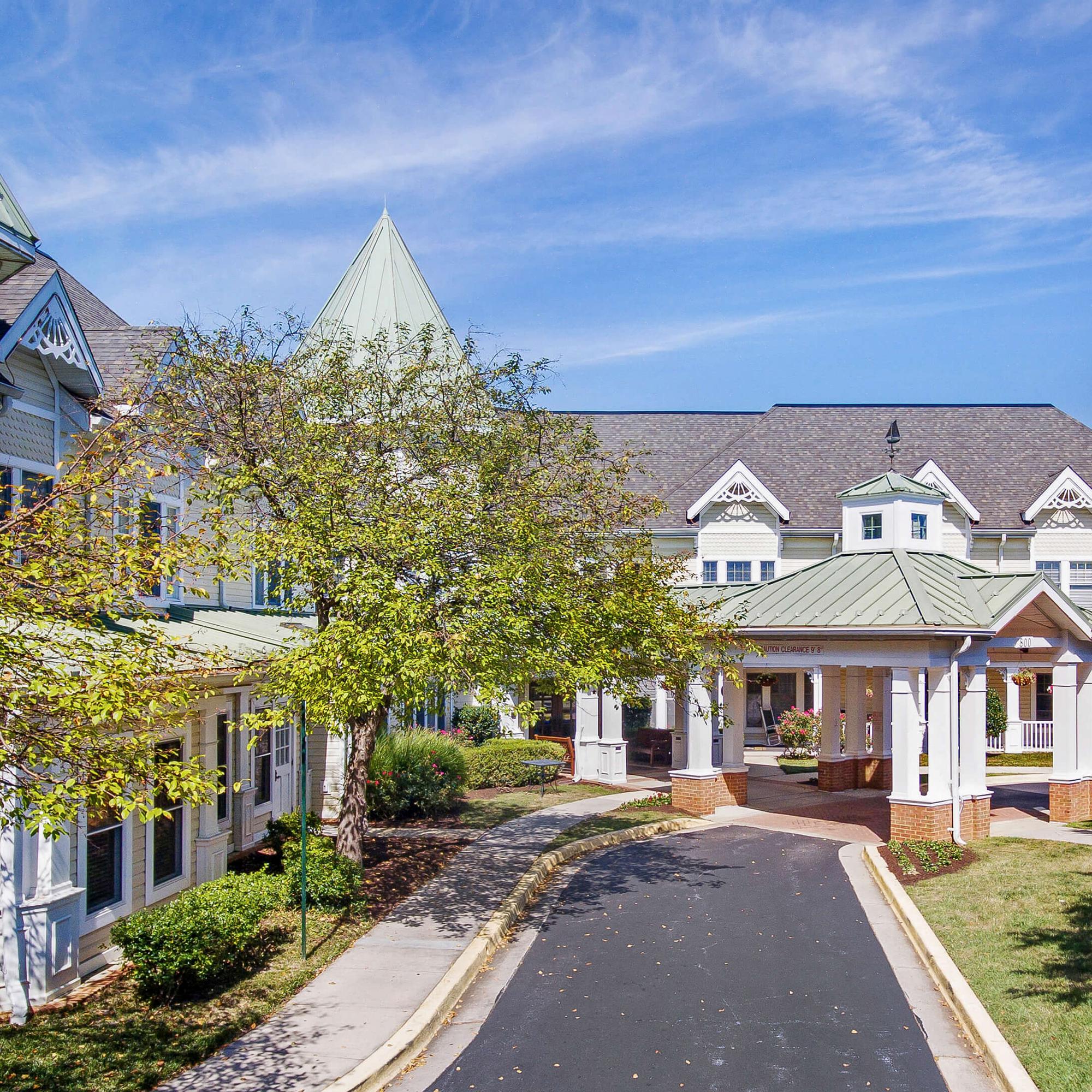 Feature.CommunitiesV2.Models.CommunityGallery.CommunityGalleryModel.Sunrise of Annapolis | Exterior