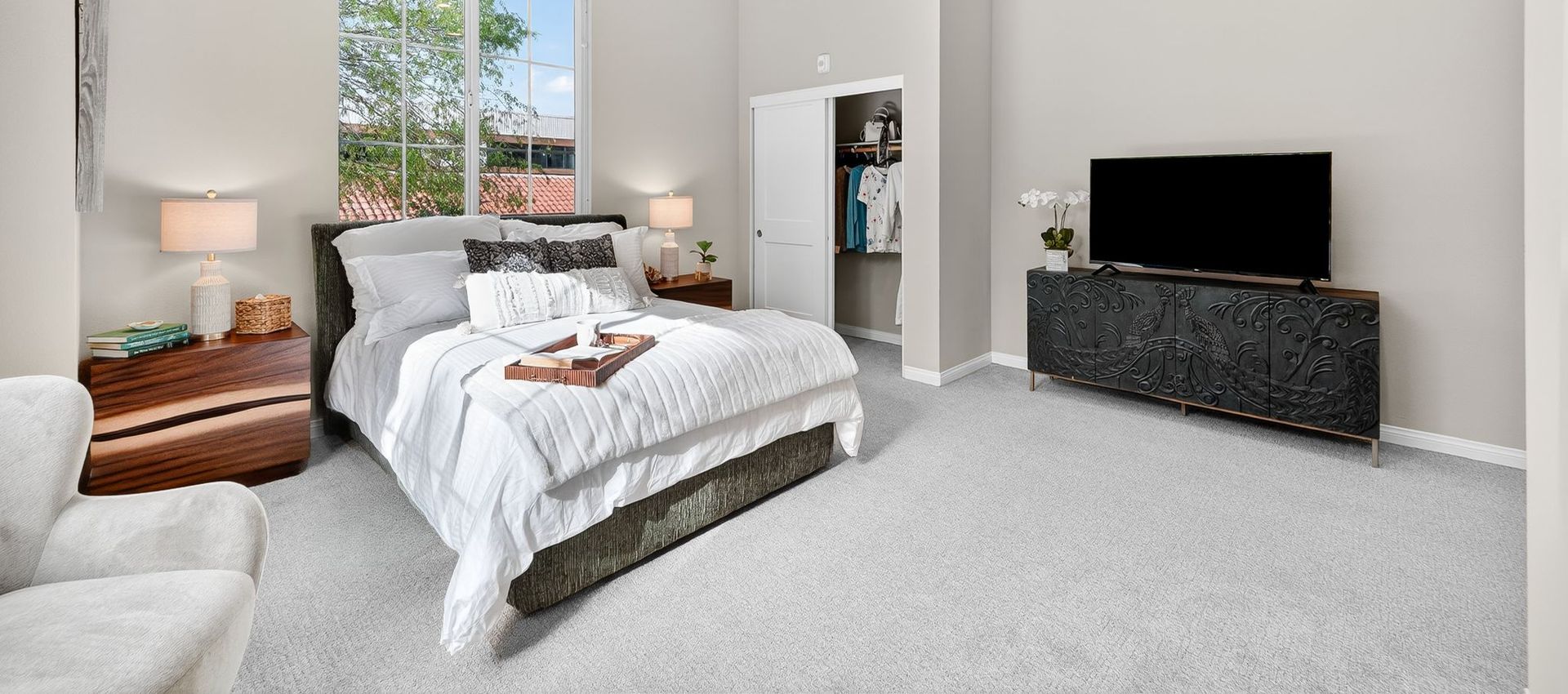 Suite Bedroom | Varenita of Westlake