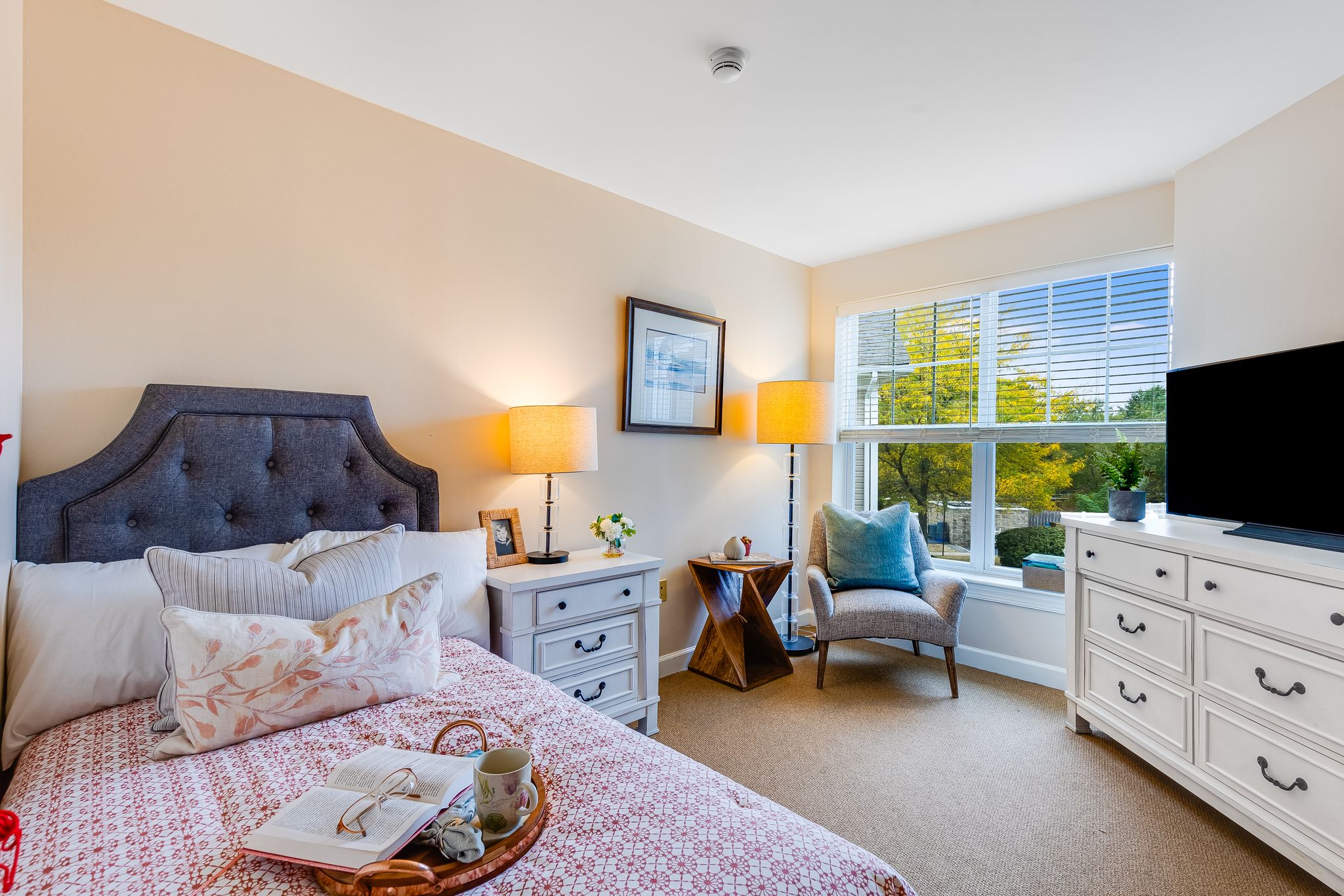 Sunrise of Wall | Model Suite Bedroom