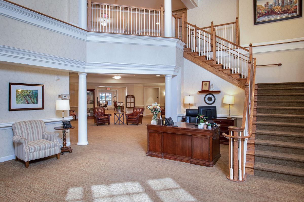 Sunrise of Crestwood I lobby