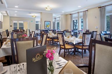 Sunrise of San Mateo | Dining Room