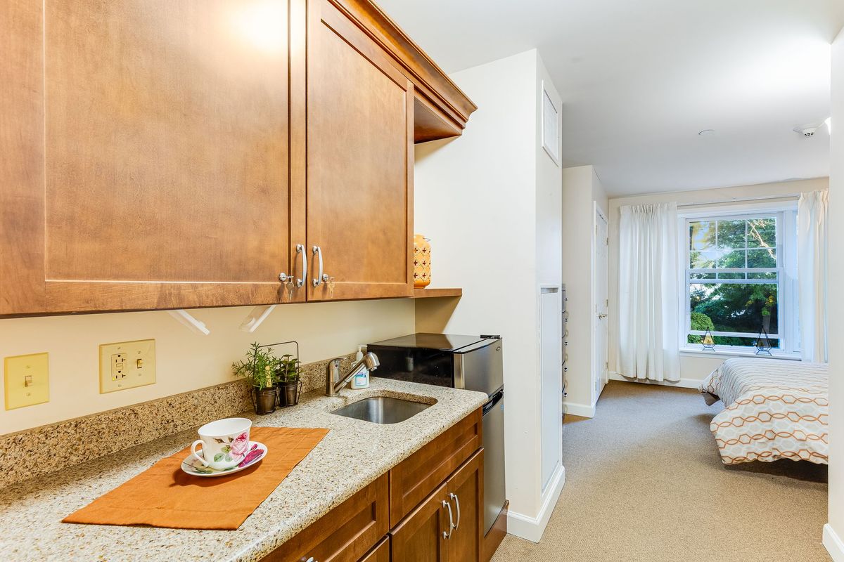 Model Room Kitchen, Sunrise of North Lynbrook