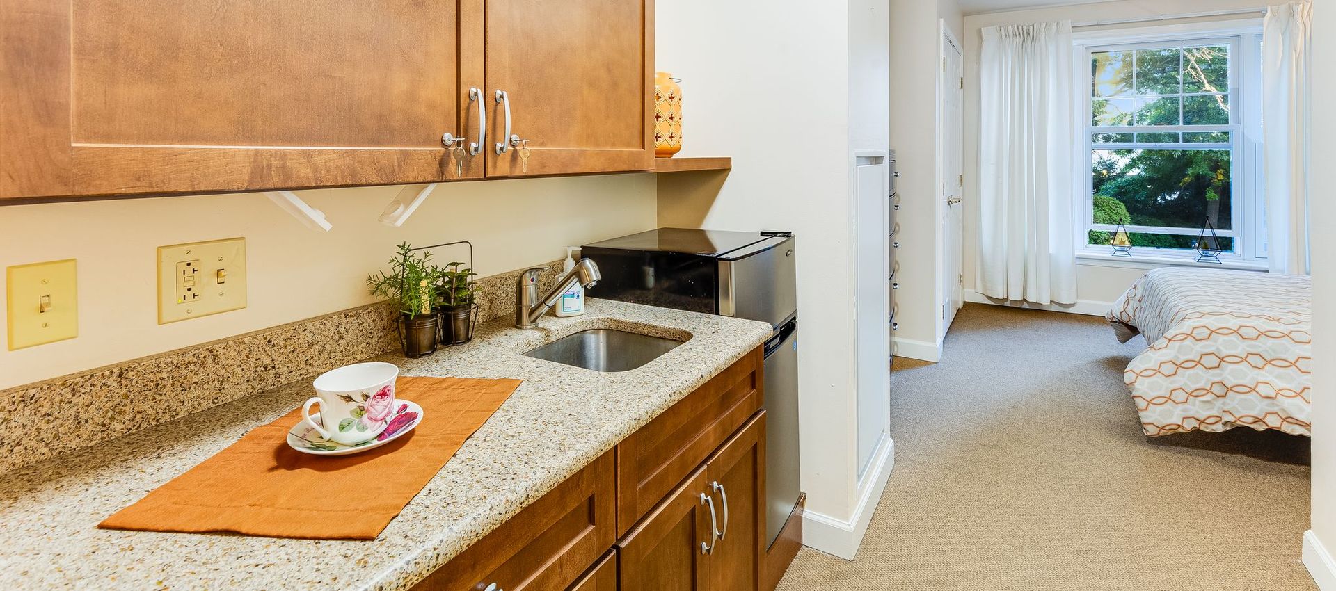 Model Room Kitchen, Sunrise of North Lynbrook