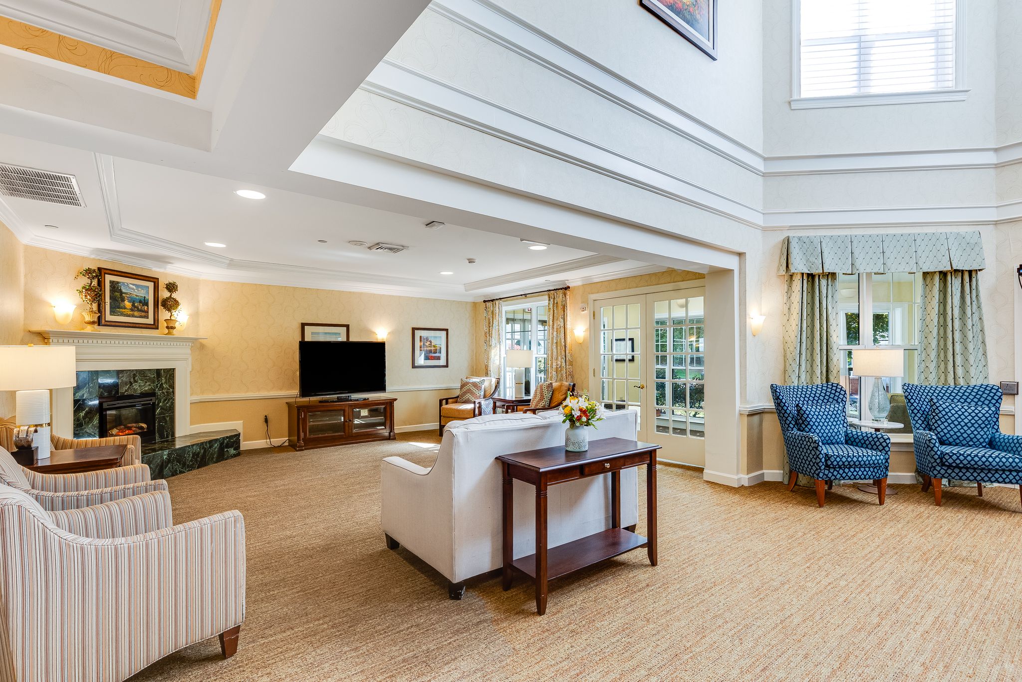 Sunrise of Lincroft I Library