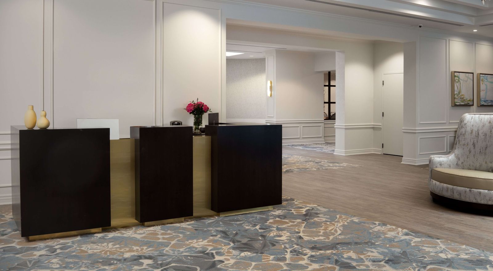 Maplewood Park Place I concierge desk