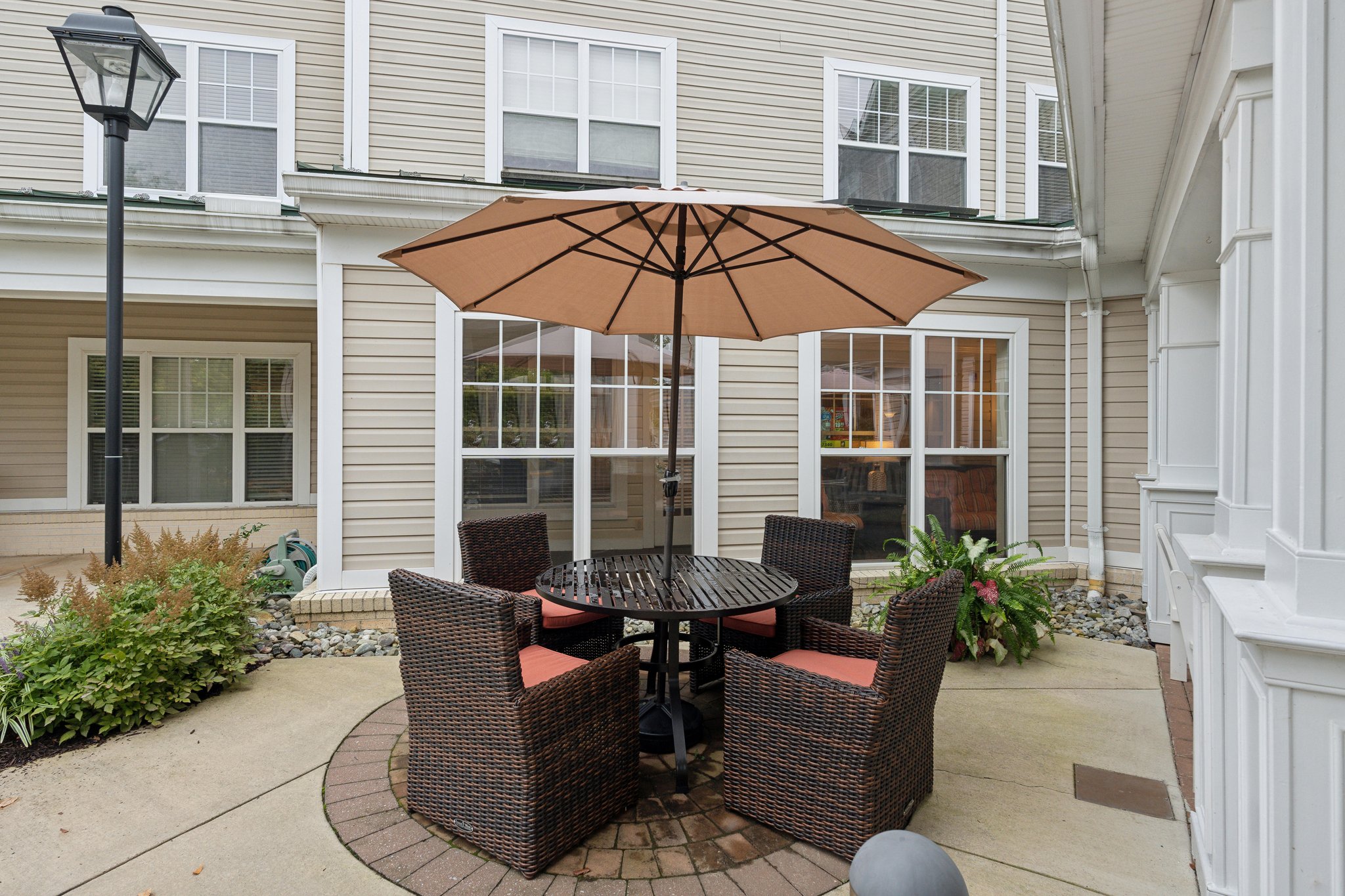 Sunrise of Columbia | Patio