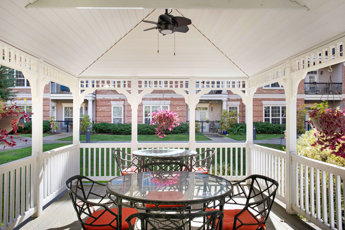 Gazebo | Sunrise Villa Tuckahoe