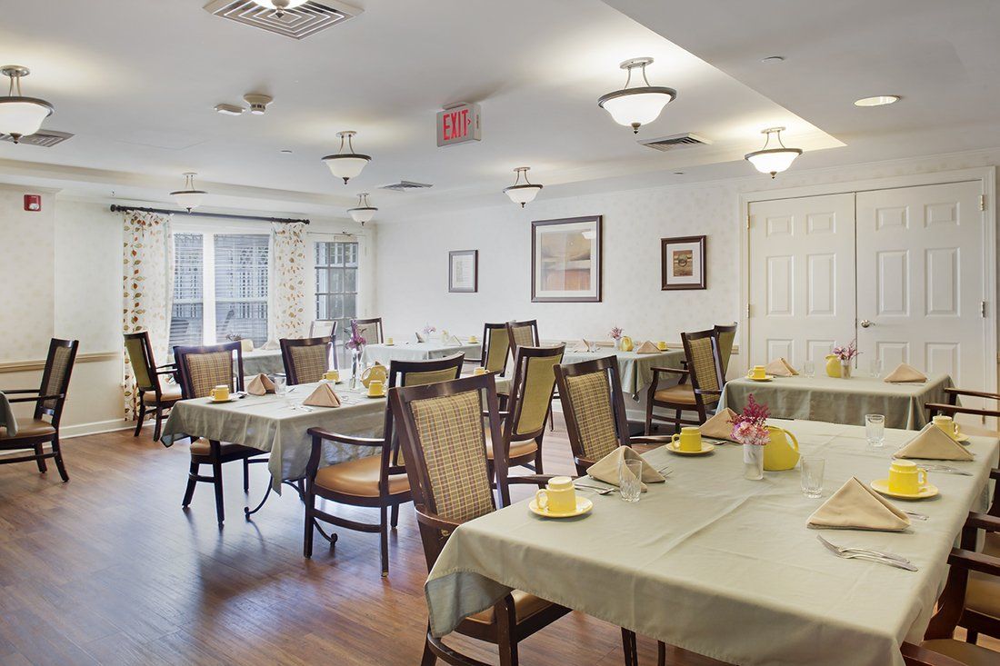 Sunrise of Napervile Reminiscence Dining Room