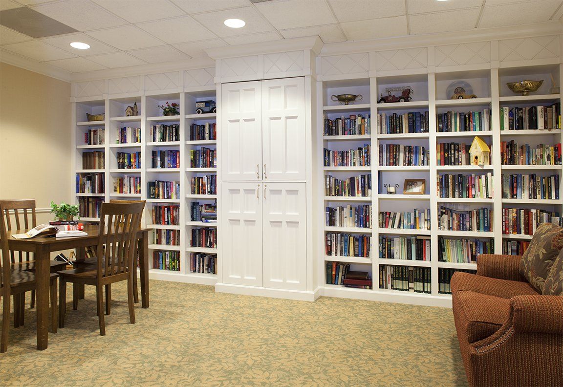 Library at Brighton Gardens of Brentwood