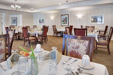 Sunrise of Randolph I Dining Room