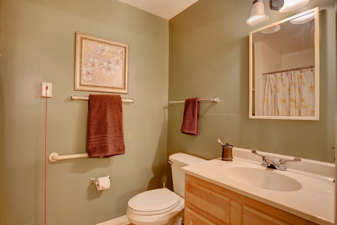 Model Suite Bathroom | Sunrise at Orchard