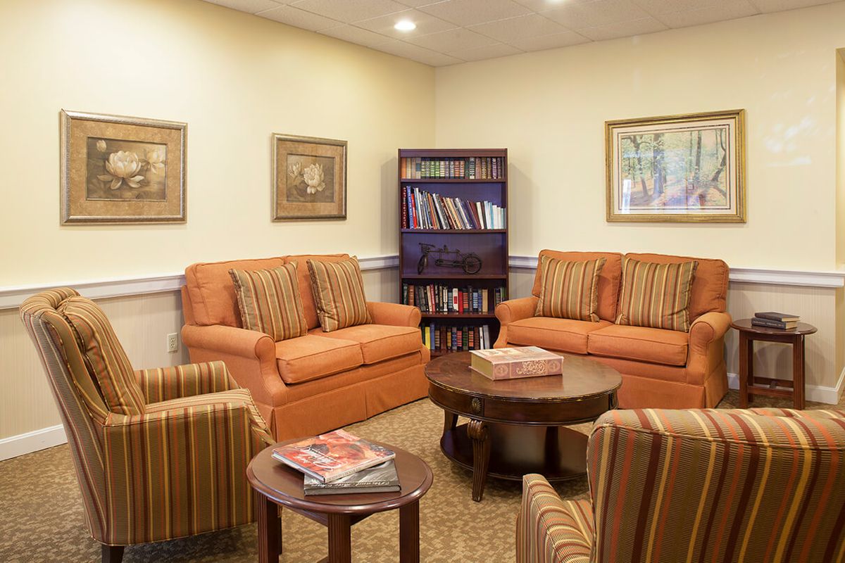 Sunrise at Gardner Park | Living Room