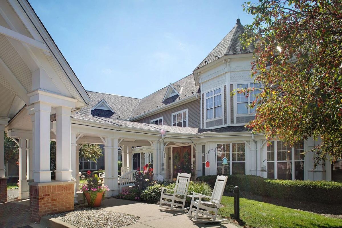 Sunrise of Crystal Lake I exterior