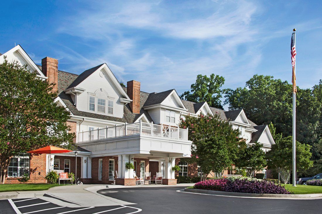 Exterior Entrance at Brighton Gardens of Dunwoody, GA