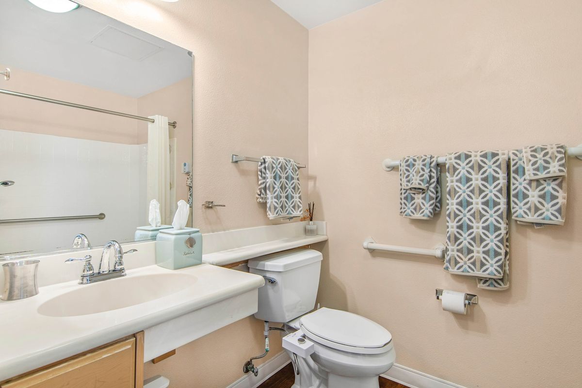 Suite Bathroom | Sunrise of Hermosa Beach