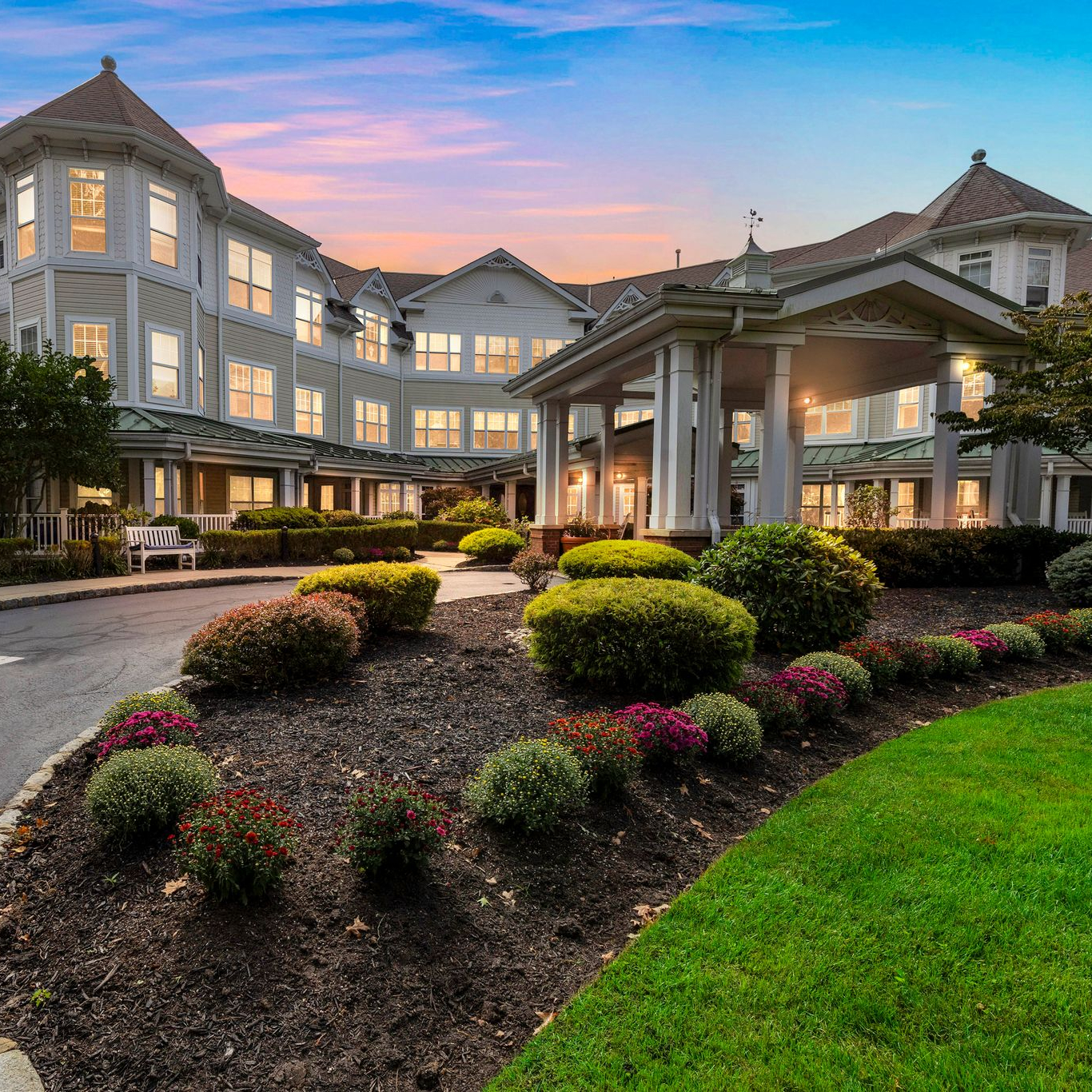 Feature.CommunitiesV2.Models.CommunityGallery.CommunityGalleryModel.Sunrise of Marlboro | Exterior